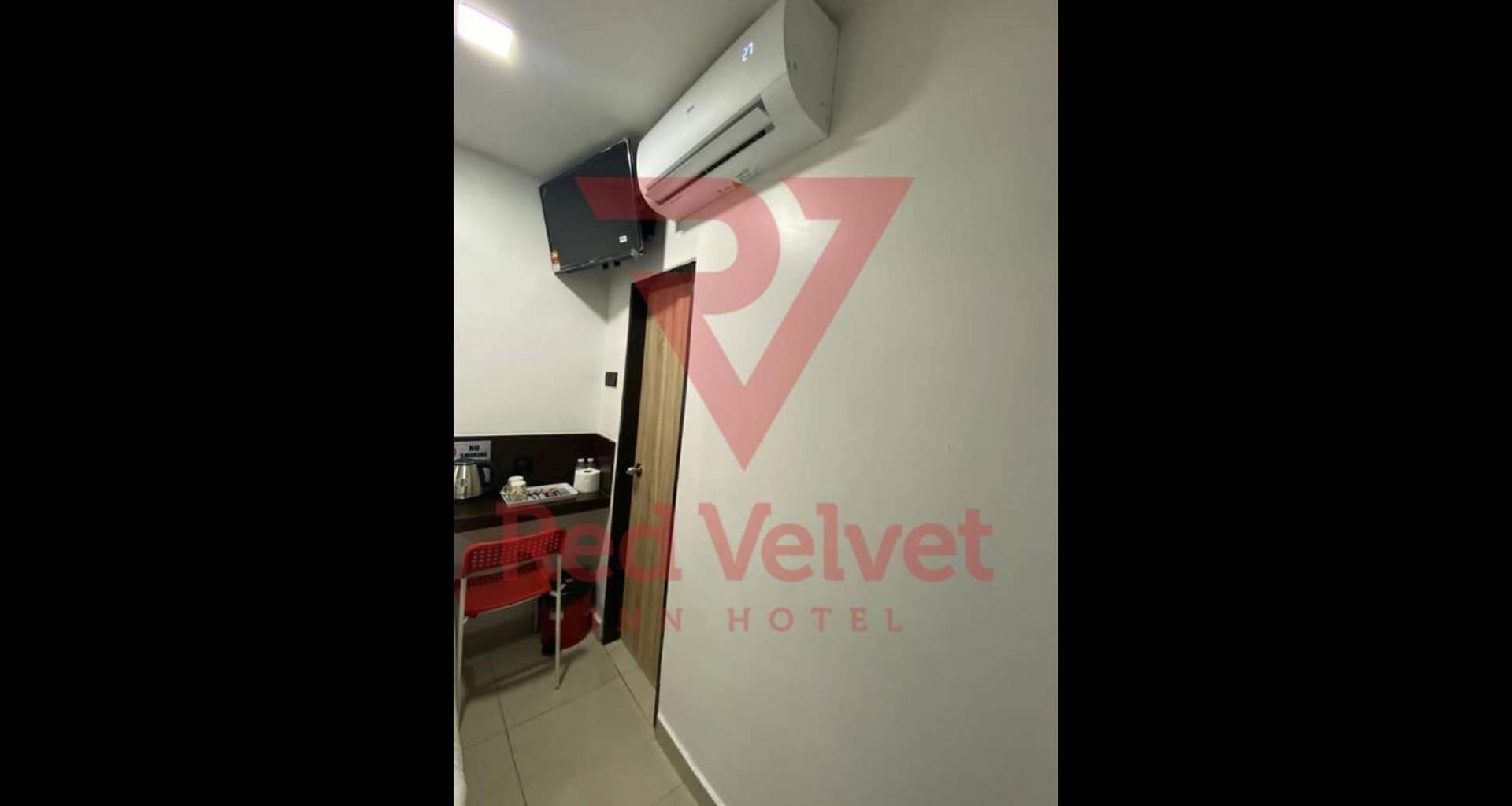 Red Velvet Inn Bukit Bintang Kuala Lumpur Bagian luar foto