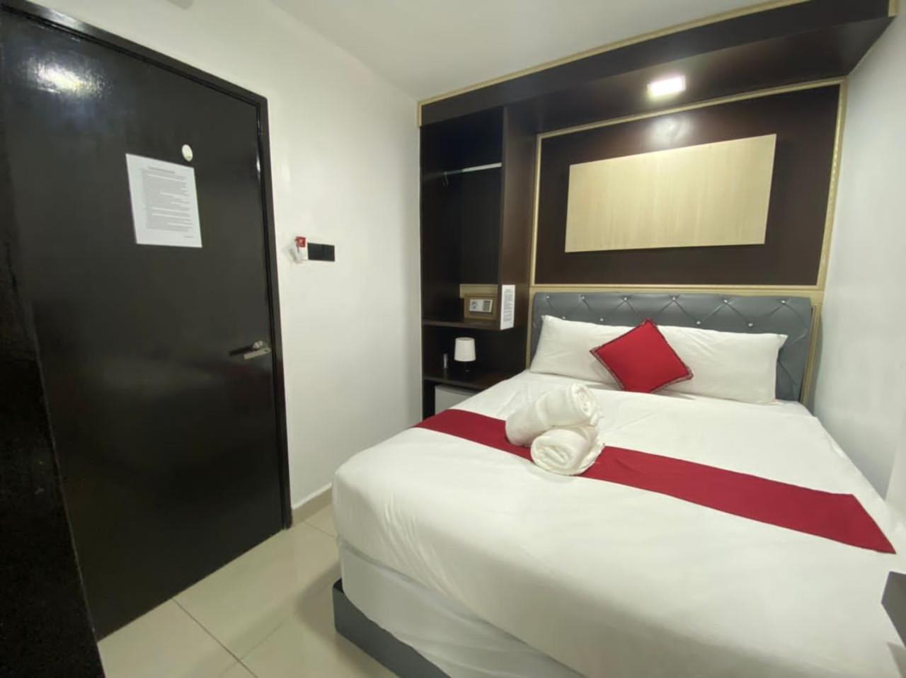 Red Velvet Inn Bukit Bintang Kuala Lumpur Bagian luar foto